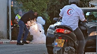 Explosion einer Tränengasgranate