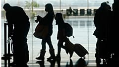 Пассажиры в аэропорту Солт-Лейк-Сити