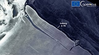 El iceberg más grande del mundo captado por el satélite Sentinel 1 de la red europea Copernicus de observación terrestre.