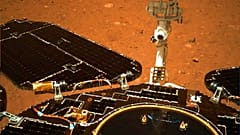 Çin'in uzay aracı Zhurong, Mars'tan ilk fotoğrafları gönderdi