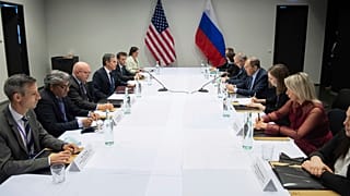El Secretario de Estado de EE. UU., Antony Blinken se reúne con el Ministro de Asuntos Exteriores ruso, Sergey Lavrov en Reikiavik, Islandia, el 19 de mayo de 2021. 