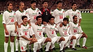 تیم ملی ایران روز بازی ایران و استرالیا در آذر ماه ۱۳۷۶
