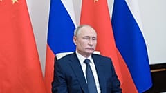  Putyin a Moszkva melletti Novo-Ogarjovóban lévő elnöki rezidencián 2021. május 19-én.