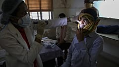 Ein Mann mit Mukormycose nach einer Covid-19-Erkrankung im Krankenhaus in Hyderabad, Indien, 20.05.2021
