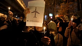 Düşürülen Ukrayna uçağında ölenler Tahran'da anıldı