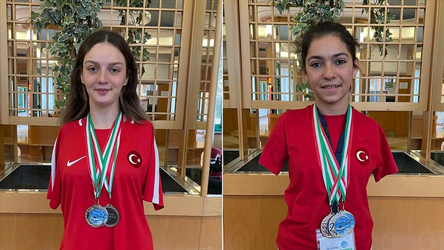 Türk milli sporcular Sümeyye Boyacı (sol), Sevilay Öztürk (sağ)