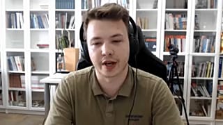 Őrizetbe vettek egy belarusz bloggert - leszállásra kényszerítettek egy gépet
