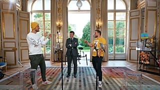 Le président français Emmanuel Macron entouré des influenceurs McFly et Carlito à l'Élysée : vidéo diffusée le 23 mai 2021