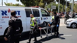 Két ember megsérült, a támadót lelőtték