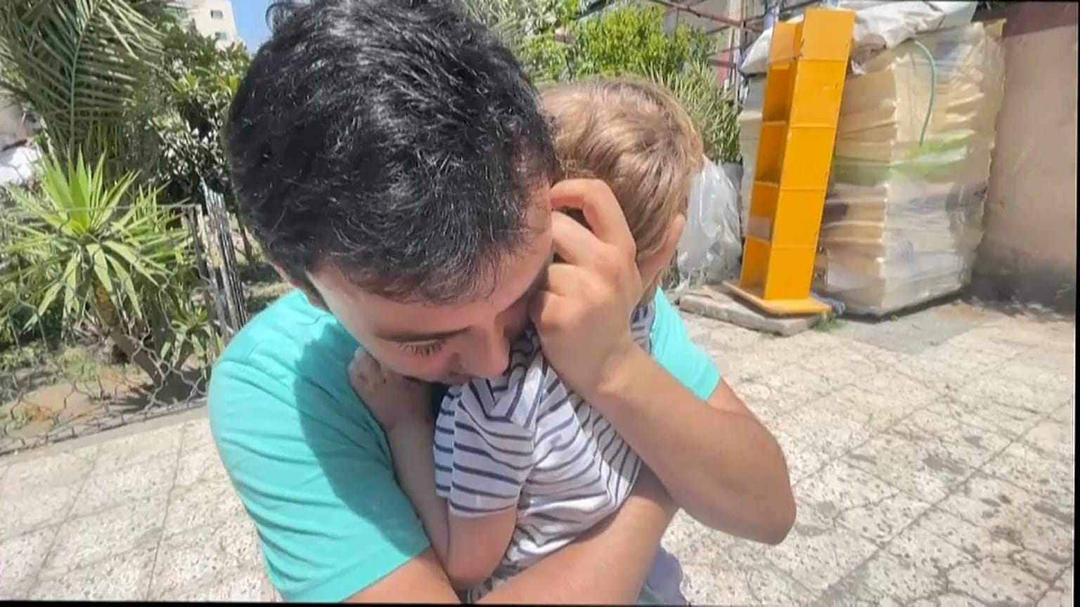 Traumatisiertes Kind in Gaza