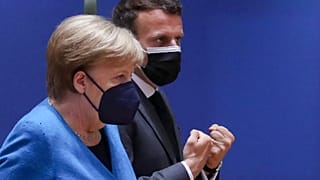 Angela Merkel im Zwiegespräch mit Emmanuel Macron an diesem Pfingstmontag