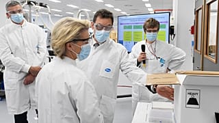 Avrupa Komisyonu Başkanı  Ursula von der Leyen ve Pfizer'ın CEO'su Albert Bourla