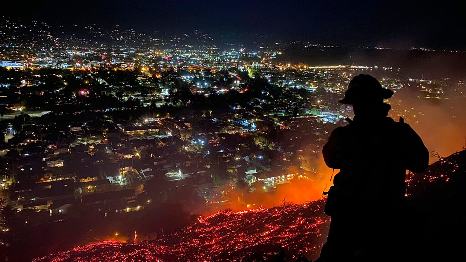 Imagen de un incendio en Santa Bárbara, California (20/05/2021)