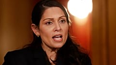 İngiltere İçişleri Bakanı Priti Patel