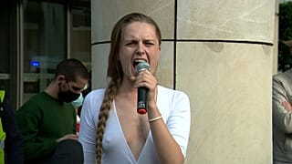 Jana Shostak starting to scream