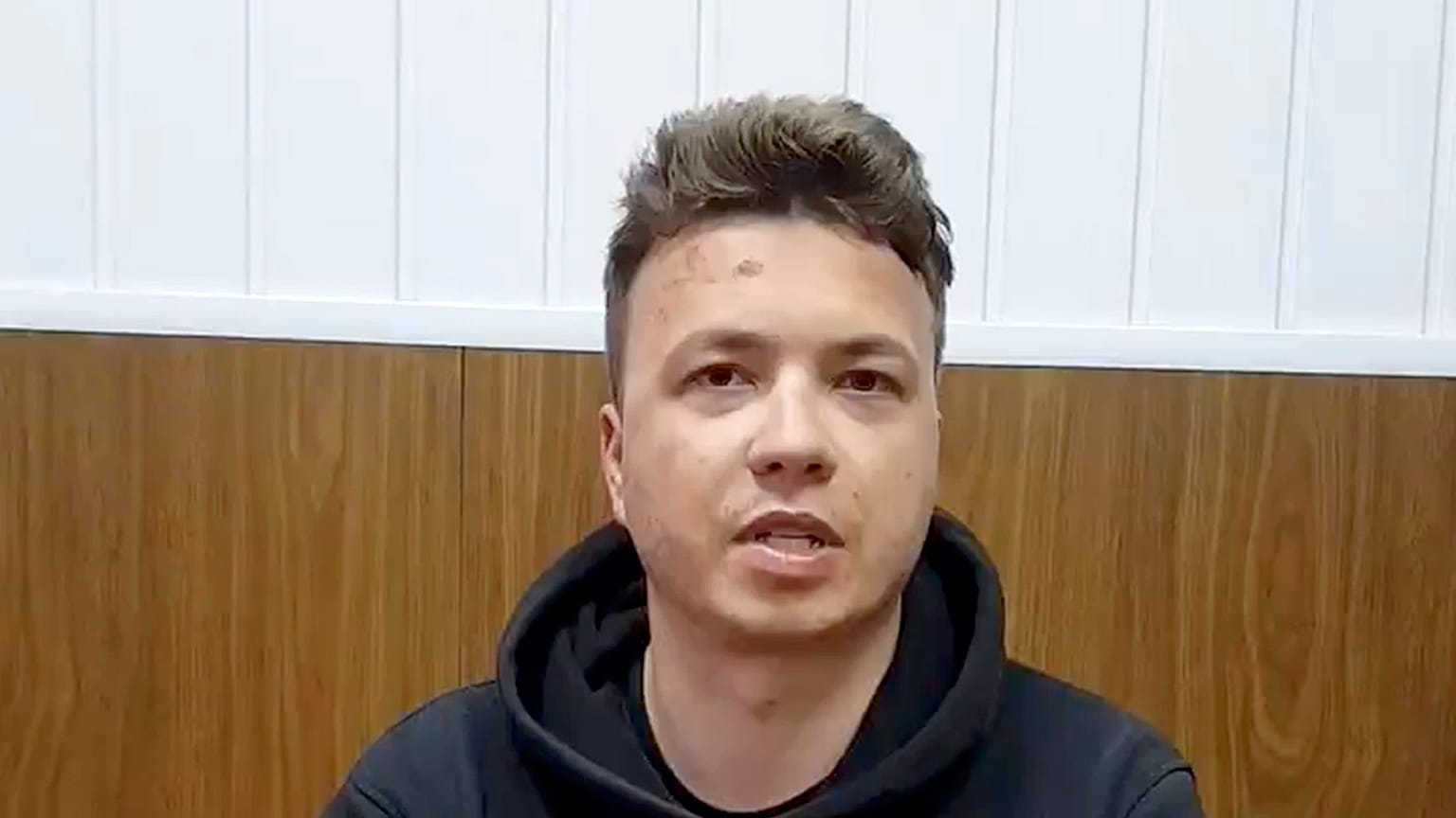 Raman Protassewitsch - auf einem Video der Behörden in Minsk