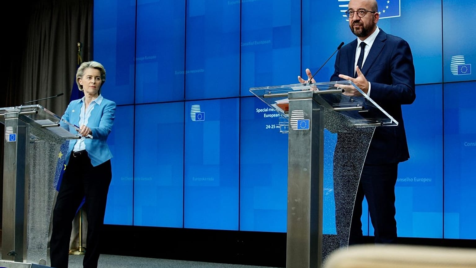 Ursula Von der Leyen ve Charles Michel