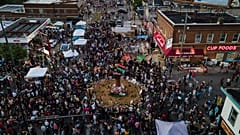 Rassemblement sur la "place George Floyd" à Minneapolis, 25 mai 2021
