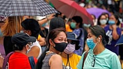 Májusi utcakép Hongkongban