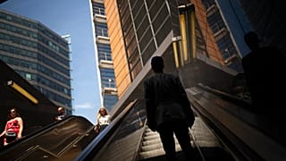 Az európai negyed metrókijárata Brüsszelben
