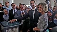 Baschar al-Assad bei der Stimmabgabe