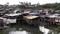 Muchas de las viviendas del barrio de La Playita de Buenaventura son palafitos