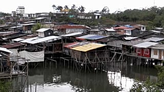 Muchas de las viviendas del barrio de La Playita de Buenaventura son palafitos