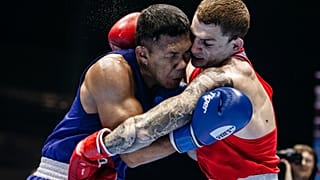 Россиянин Глеб Бакши и филиппинец Эумир Марсьяль в финале ЧМ по боксу. 2019 год