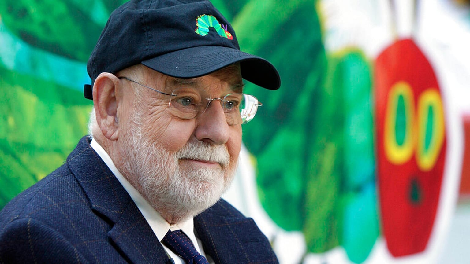 Kinderbuchautor und -illustrator Eric Carle beim Vorlesen aus "Der kleinen Raupe Nimmersatt"