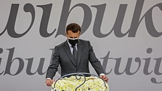Macron visita el memorial del genocidio ruandés en Kigali