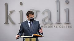 ماکرون در مقر یادبود کیگالی