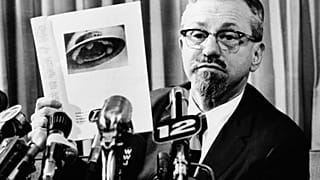 عالم الفيزياء الفلكية بجامعة نورث وسترن، ألين هاينك، في مؤتمر صحفي 1966، في ديترويت،