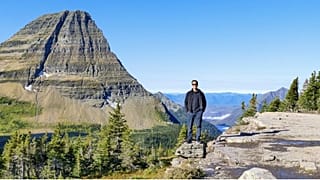 Orlando Osorio al Glacier National Park, nel Montana, Stati Uniti