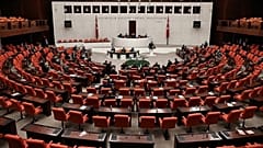 AK Parti'nin teklif ettiği Ceza ve Güvenlik tedbirleri kanun teklifine muhalefet partileri tepki gösterdi.