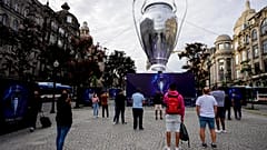 Krieg in Ukraine: UEFA entzieht St. Petersburg Champions League-Finale