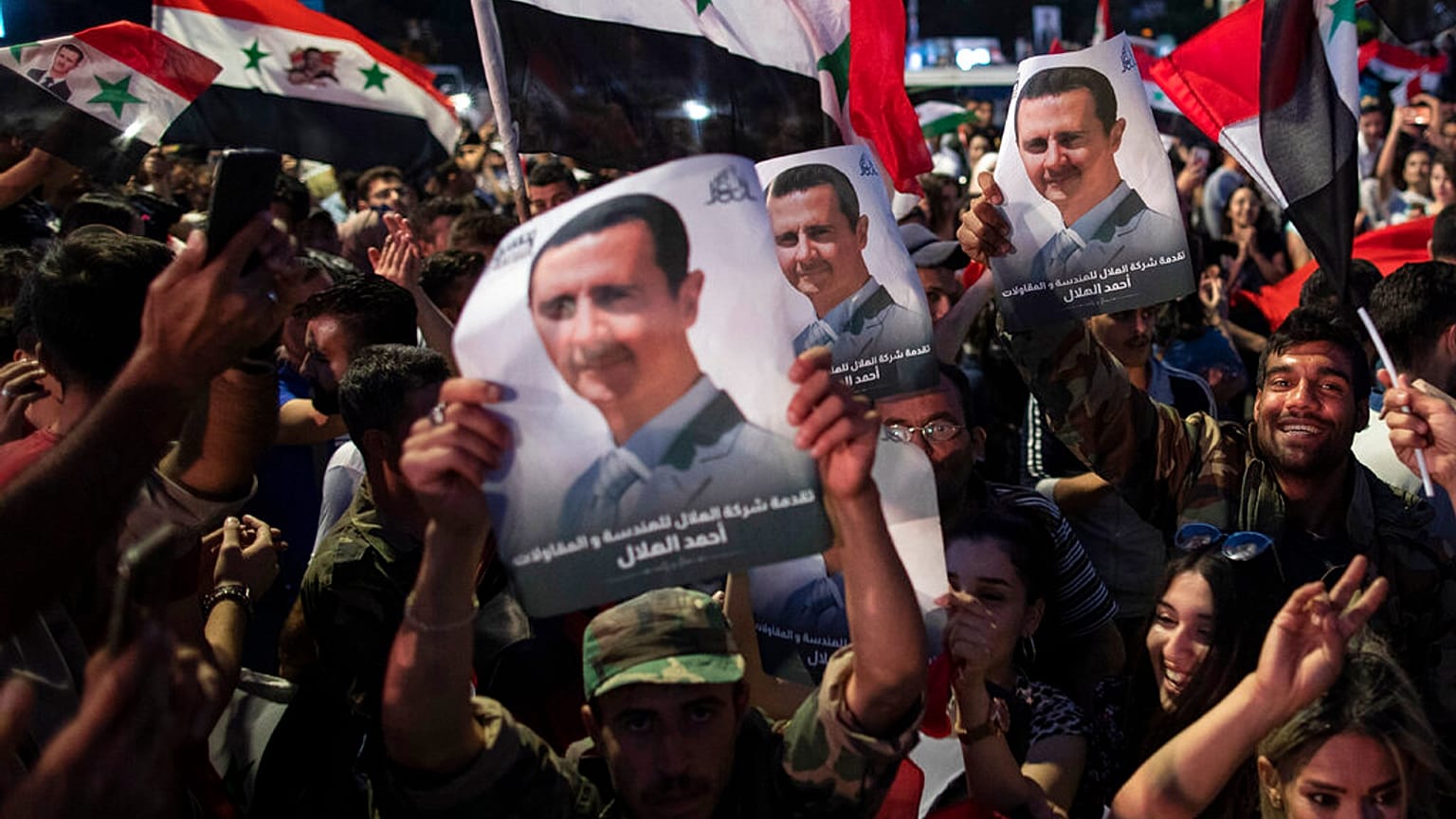 Syriens Präsident Baschar al Assad wiedergewählt - Anhänger:innen feiern in Damaskus