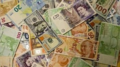Dolar, Euro, Sterlin ve Türk Lirası para birimleri 