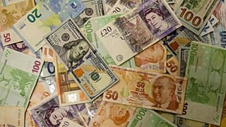 Dolar, Euro, Sterlin ve Türk Lirası para birimleri