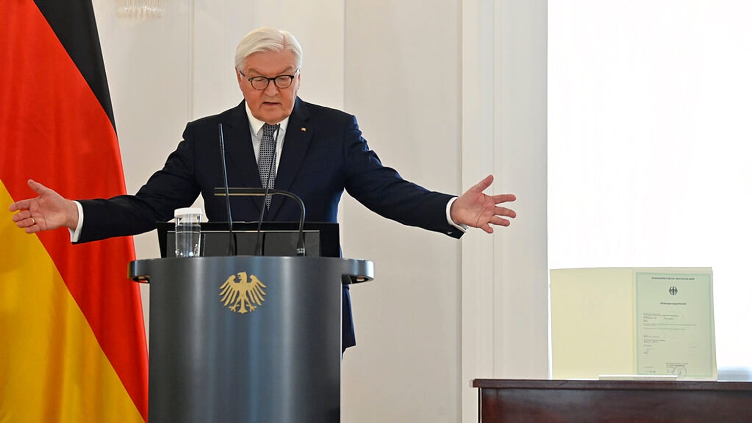Deutschlands Präsident Frank-Walter Steinmeier bei einer Rede im Schloss Bellevue, Berlin, 21.05.2021