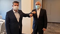 	Ο υφυπουργός Εξωτερικών για την οικονομική διπλωματία, Κώστας Φραγκογιάννης (Δ) συναντήθηκε με τον Τούρκο ομόλογο του Σεντάτ Ονάλ (Α) στην Καβάλα