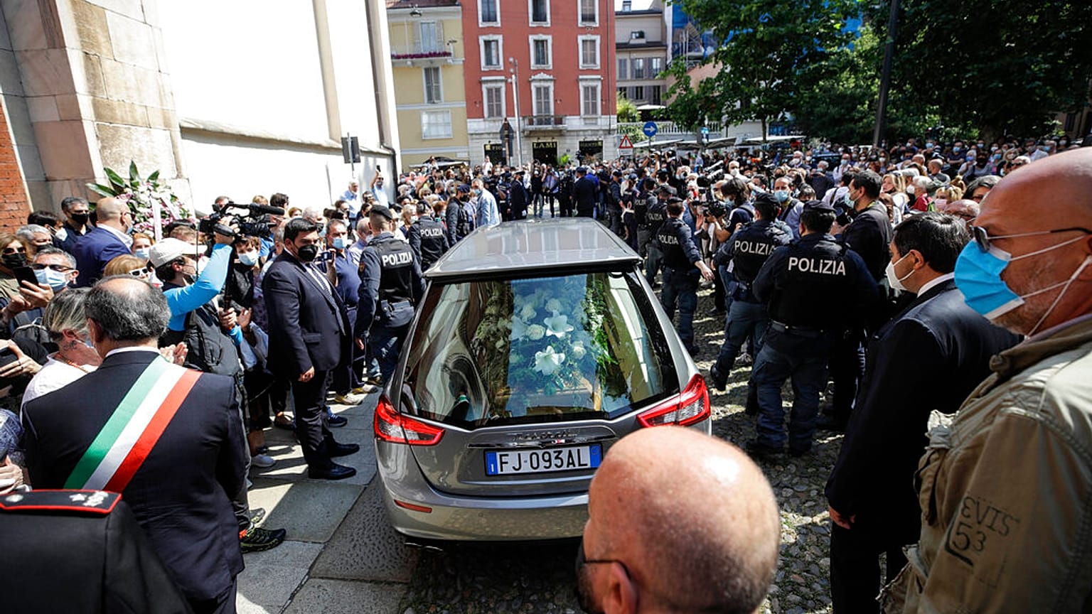 Hundreds attend funeral of ballerina and cultural icon Carla Fracci