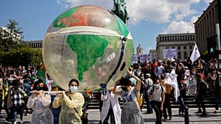 تجمعٌ في العاصمة البلجيكية بروكسل للمطالبة بتعزيز إمكانات القطاع الطبي مالياً وبشرياً