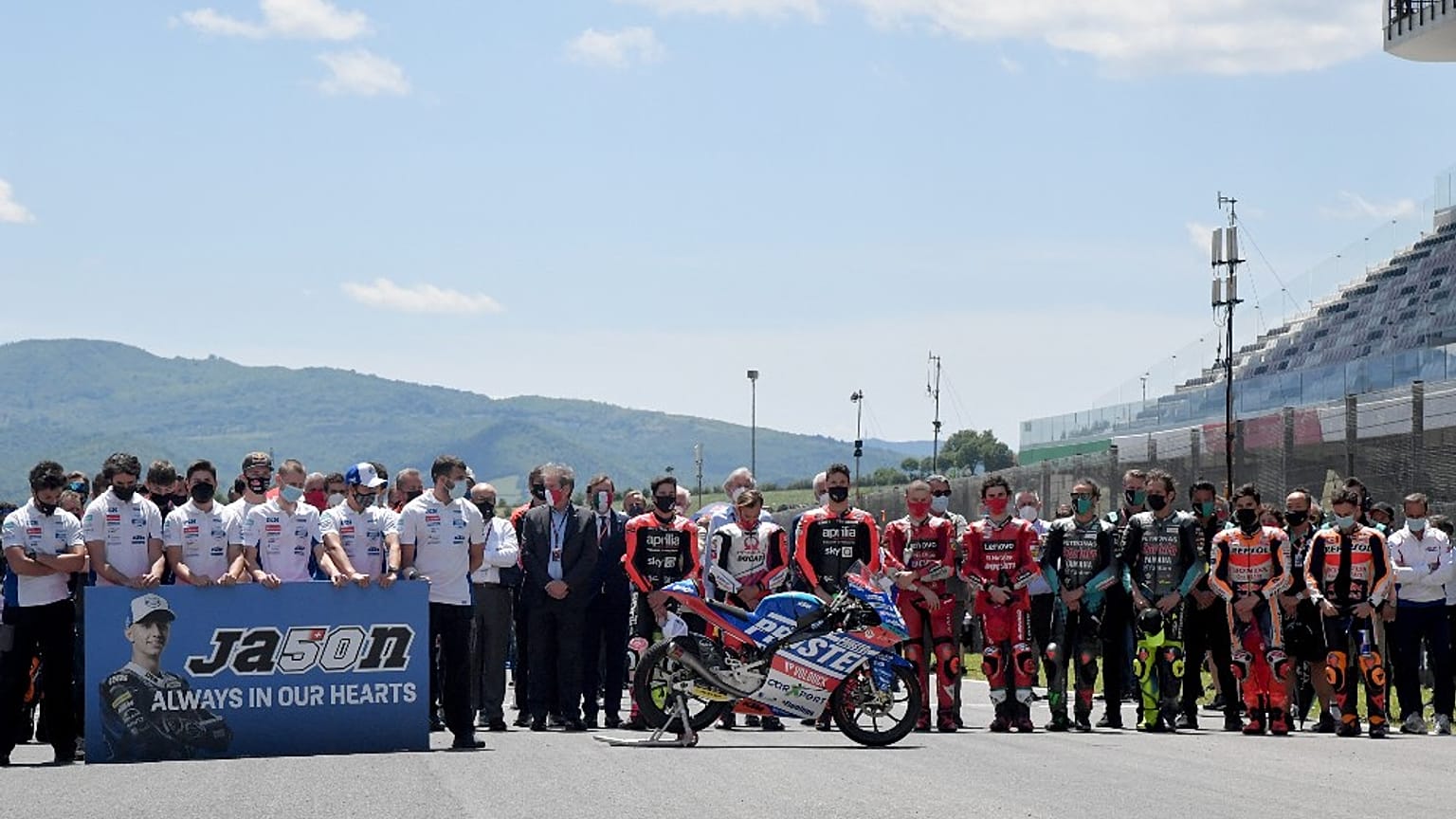 Le pilote suisse de moto3 Jason Dupasquier est décédé après un accident 