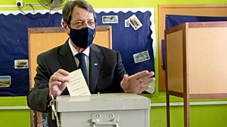  Rum lider Nikos Anastasiadis, oyunu Limasol'da kullandı