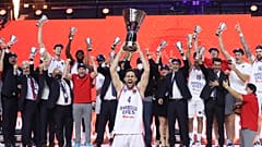 Basketbol THY Avrupa Ligi'nde Anadolu Efes, İspanya ekibi Barcelona'yı 86-81 mağlup ederek şampiyon oldu.