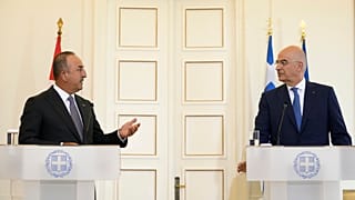 Ankara et Athènes cherchent l'apaisement, malgré des positions "diamétralement opposées"