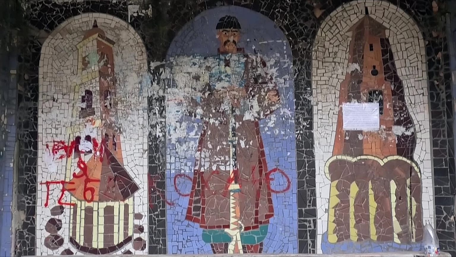 ترميم فسيفساء تعود إلى الحقبة السوفياتية