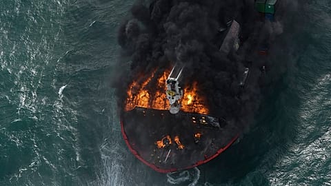Sri Lanka: Police investigate fire on ship off Colombo