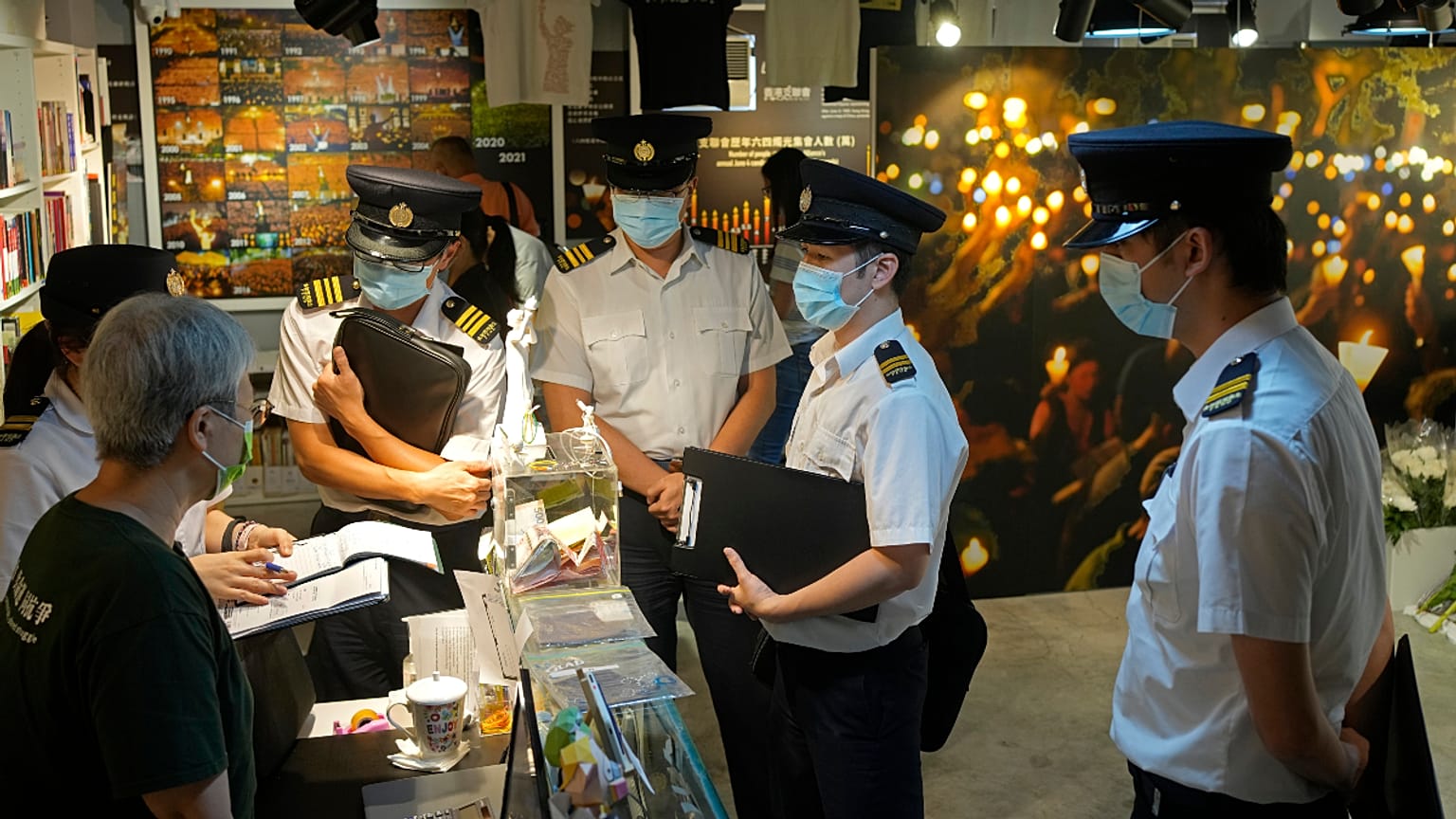 Agentes do Departamento de Alimentaçao e Higiene Ambiental fiscalizam Museu 4 de Junho