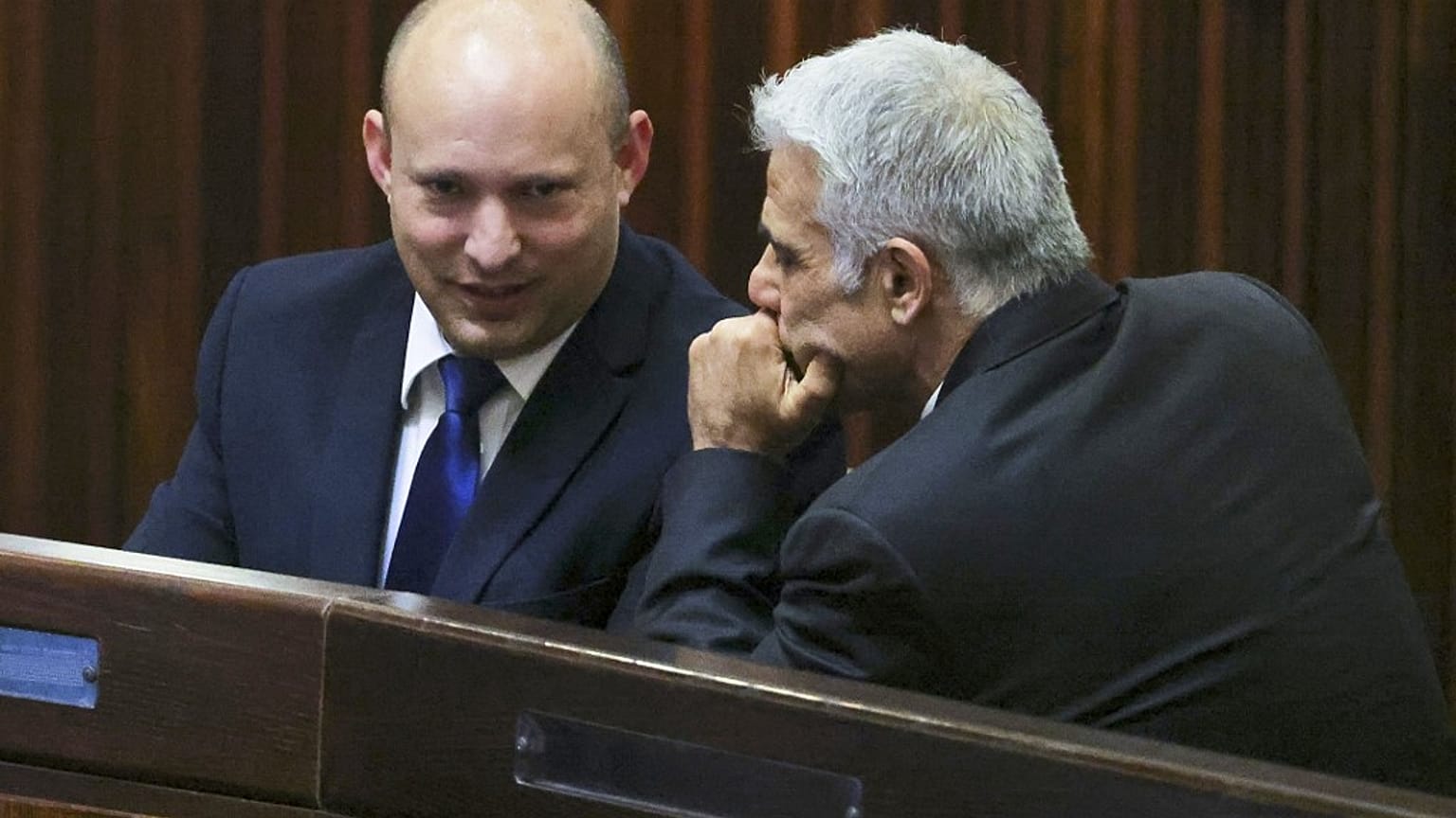 Naftali Bennett (Izq.) junto con Yair Lapid
